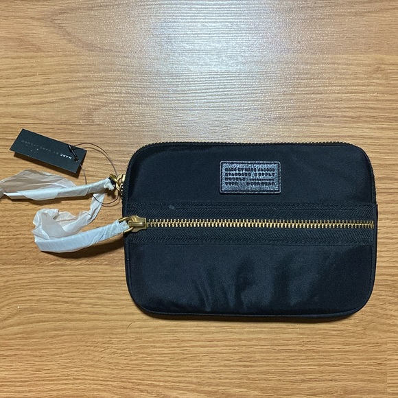 ❤️ Marc by Marc Jacobs Zipper Case Pouch NWT - Picture 9 of 9